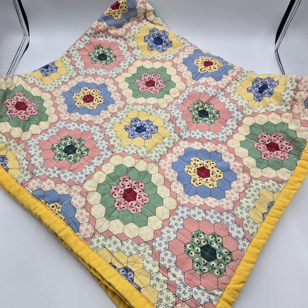 VTG Handmade Baby Crib Quilt GrannyCore Grandma's Garden 70's 42x38" CottageCore - Picture 1 of 6